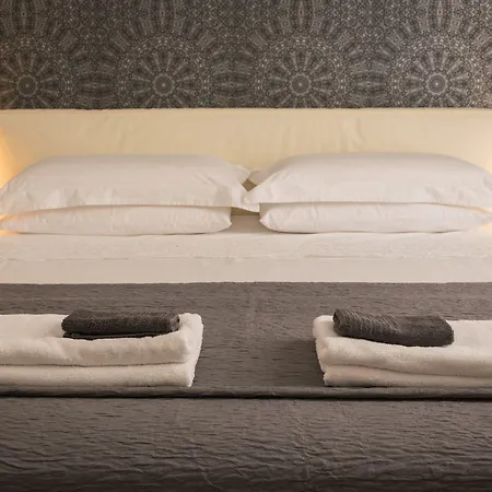 Le Giravolte Bed and Breakfast Λέτσε